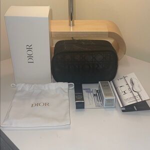 Dior Serum Black Beauty Set (cosmetic pouch + 3 serum samples + white pouch)